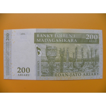 bankovka 200 madagarských ariarů/2004 bbb