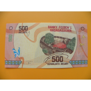bankovka 500 madagarských ariarů/2017dddd