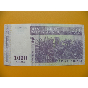 bankovka 1000 madagarských ariarů/2004 zuihztt
