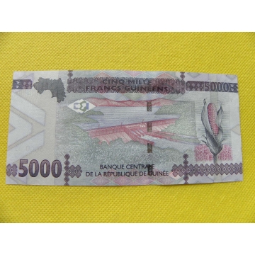 bankovka 5000 francs Guiena 2021/UNC 
