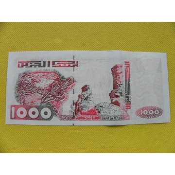 bankovka 1000 dinars Alžír 2005 /UNC