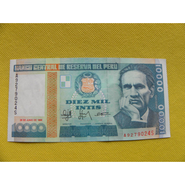 bankovka 10 000 intis Peru...