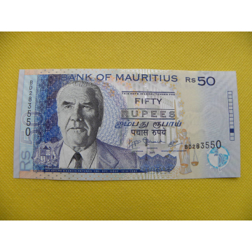 bankovka 50 rupees...