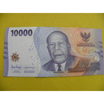 bankovka 10 000 rupiah...