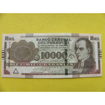 bankovka 10 000 guaranies...